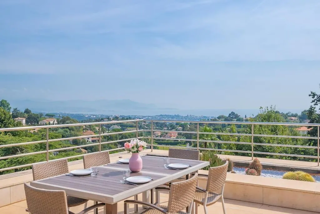 Villa Emilia, Vue Mer, Super-Cannes Vallauris 0*,  Francia